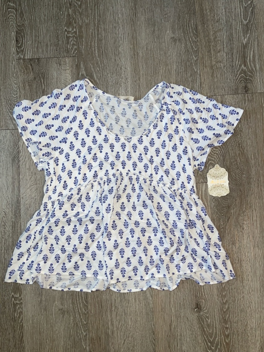 New Altar'd State White Top with Blue Floral babydoll short sleeve medium flower